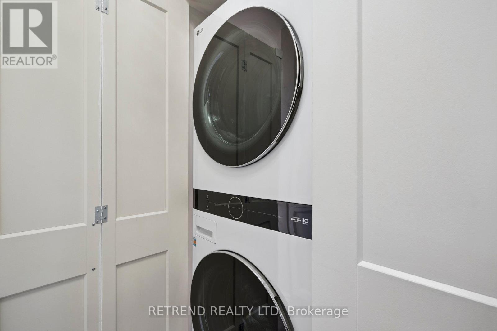 Photo 30 of 826 32 Clarissa Drive, Richmond Hill ON