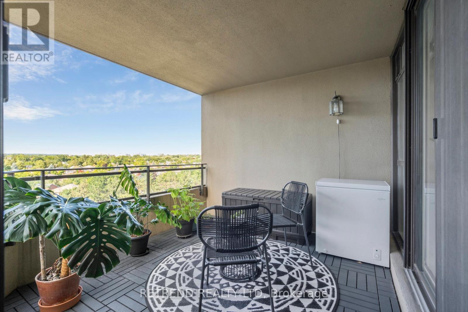Photo 31 of 826 32 Clarissa Drive, Richmond Hill ON