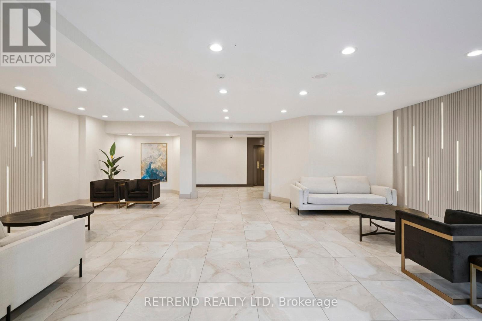 Photo 34 of 826 32 Clarissa Drive, Richmond Hill ON
