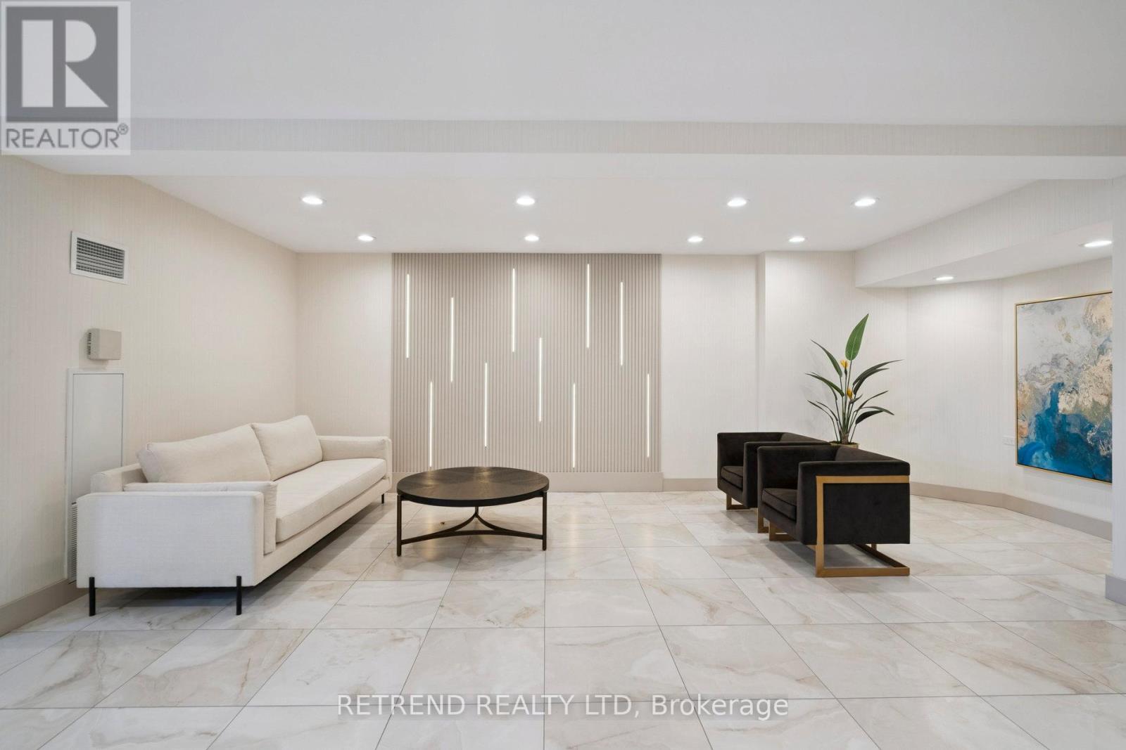 Photo 35 of 826 32 Clarissa Drive, Richmond Hill ON