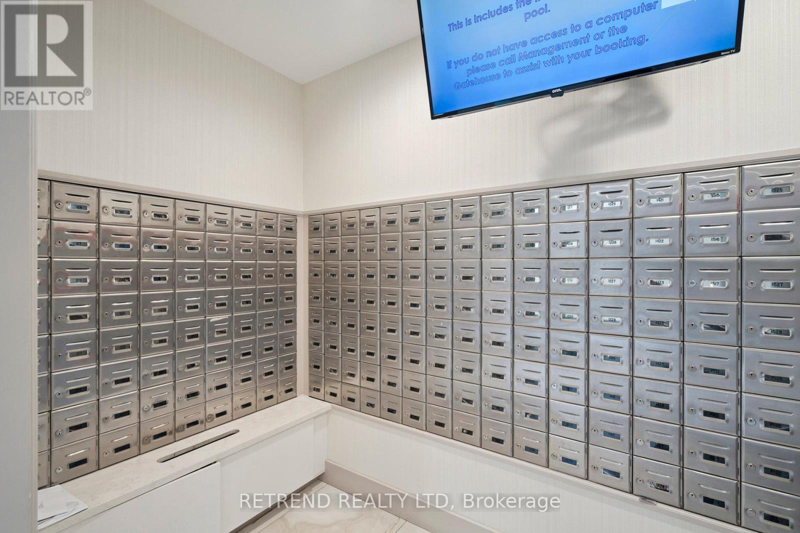 Photo 36 of 826 32 Clarissa Drive, Richmond Hill ON