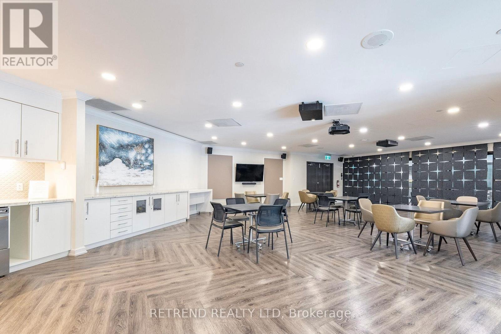 Photo 46 of 826 32 Clarissa Drive, Richmond Hill ON