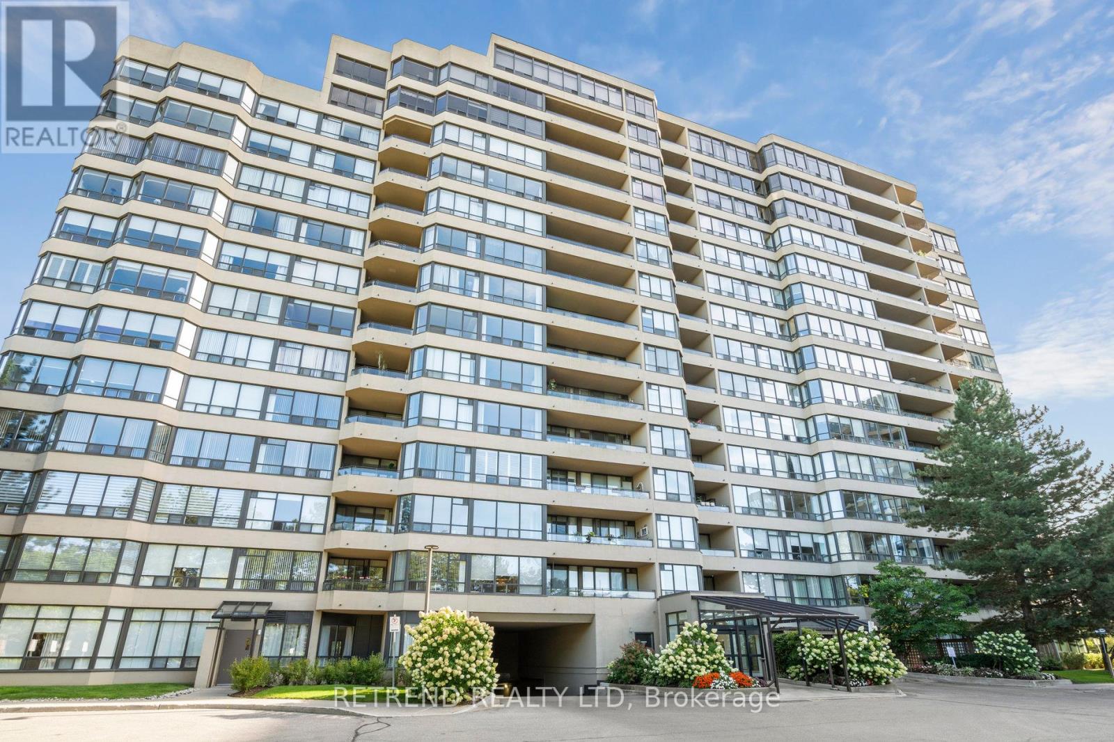 Photo 49 of 826 32 Clarissa Drive, Richmond Hill ON