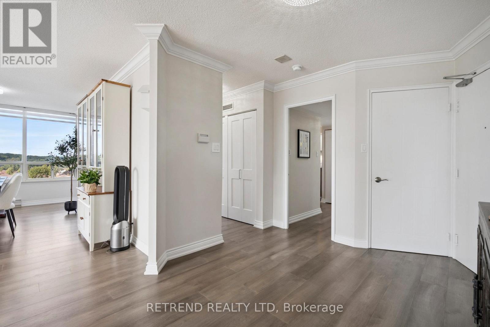 Photo 9 of 826 32 Clarissa Drive, Richmond Hill ON