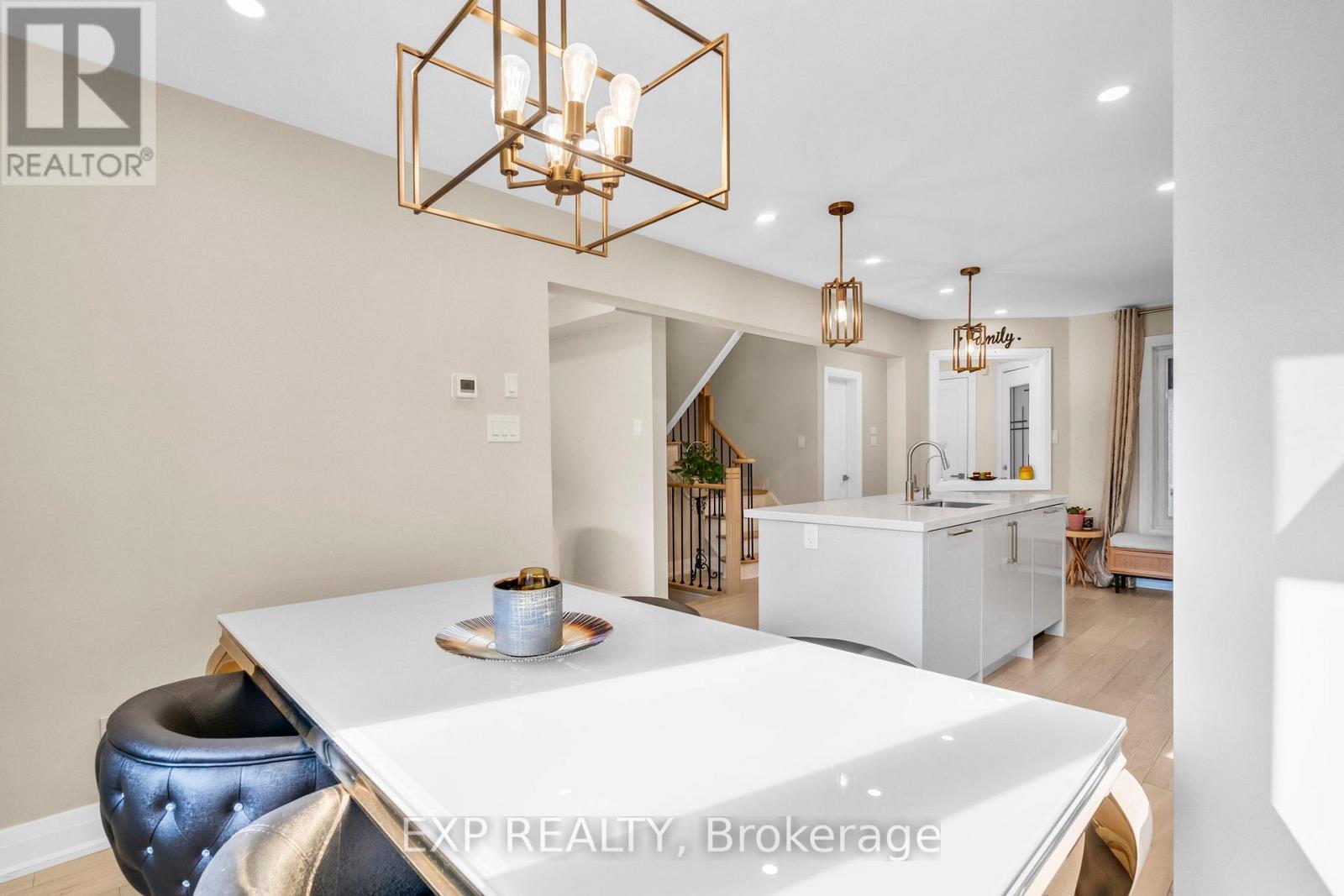 Photo 14 of 66 Whitefaulds Road, Vaughan ON
