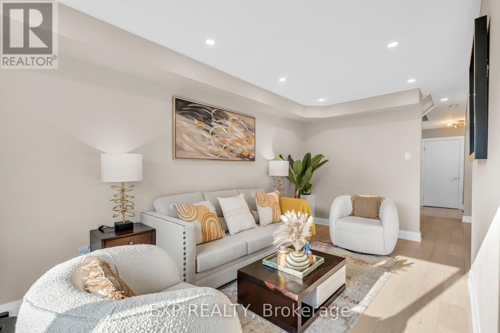 Photo 18 of 66 Whitefaulds Road, Vaughan ON