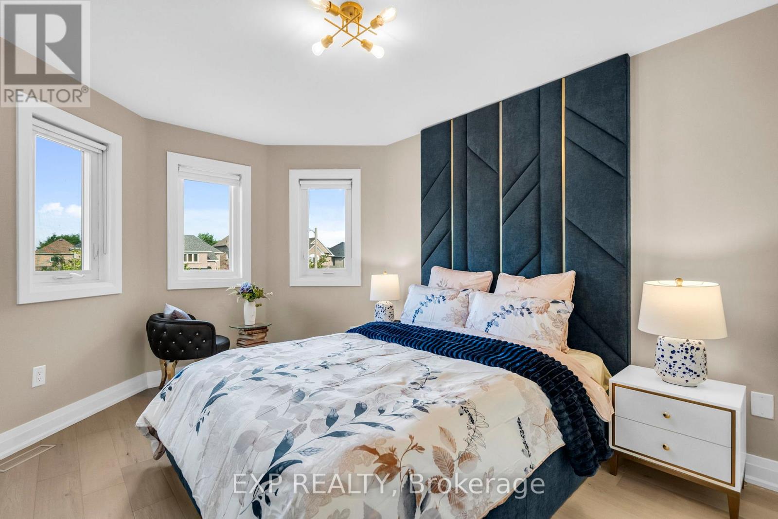 Photo 22 of 66 Whitefaulds Road, Vaughan ON