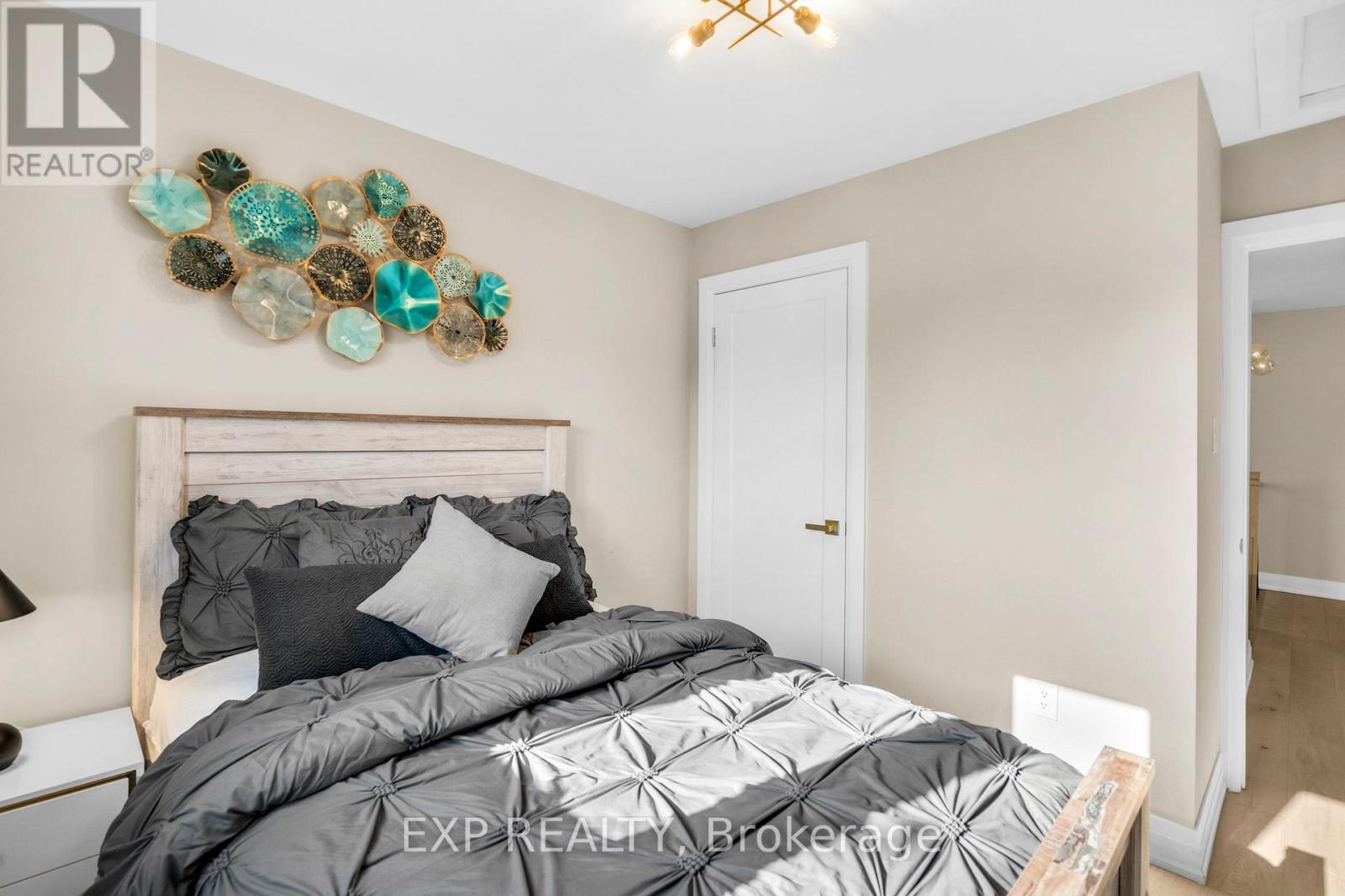 Photo 28 of 66 Whitefaulds Road, Vaughan ON