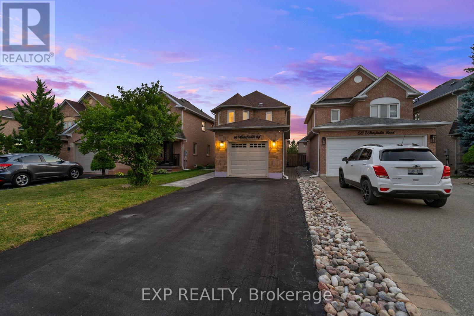 Photo 3 of 66 Whitefaulds Road, Vaughan ON