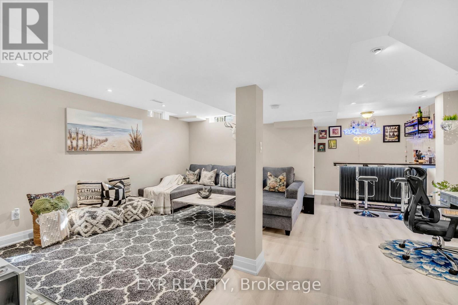 Photo 34 of 66 Whitefaulds Road, Vaughan ON