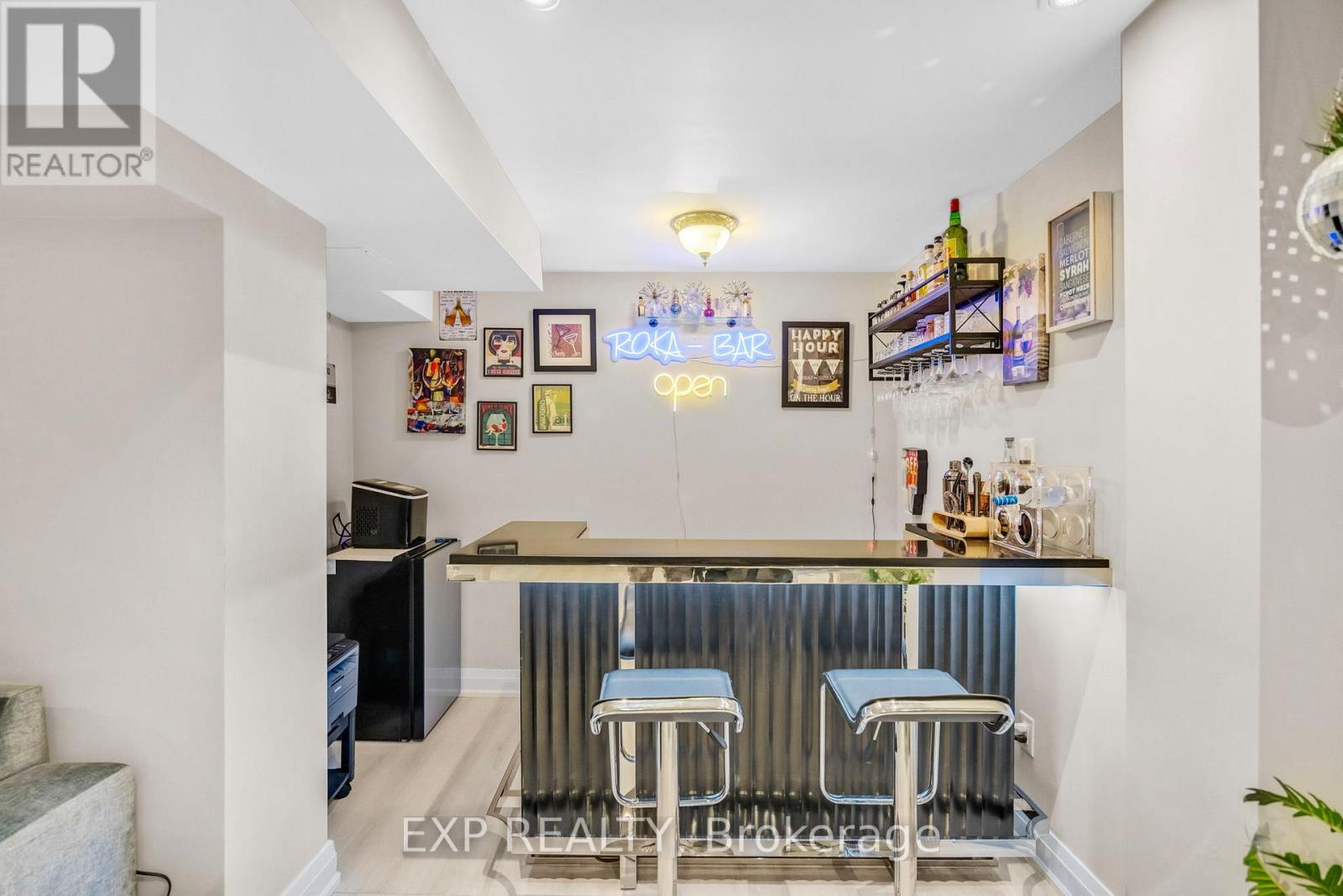 Photo 35 of 66 Whitefaulds Road, Vaughan ON