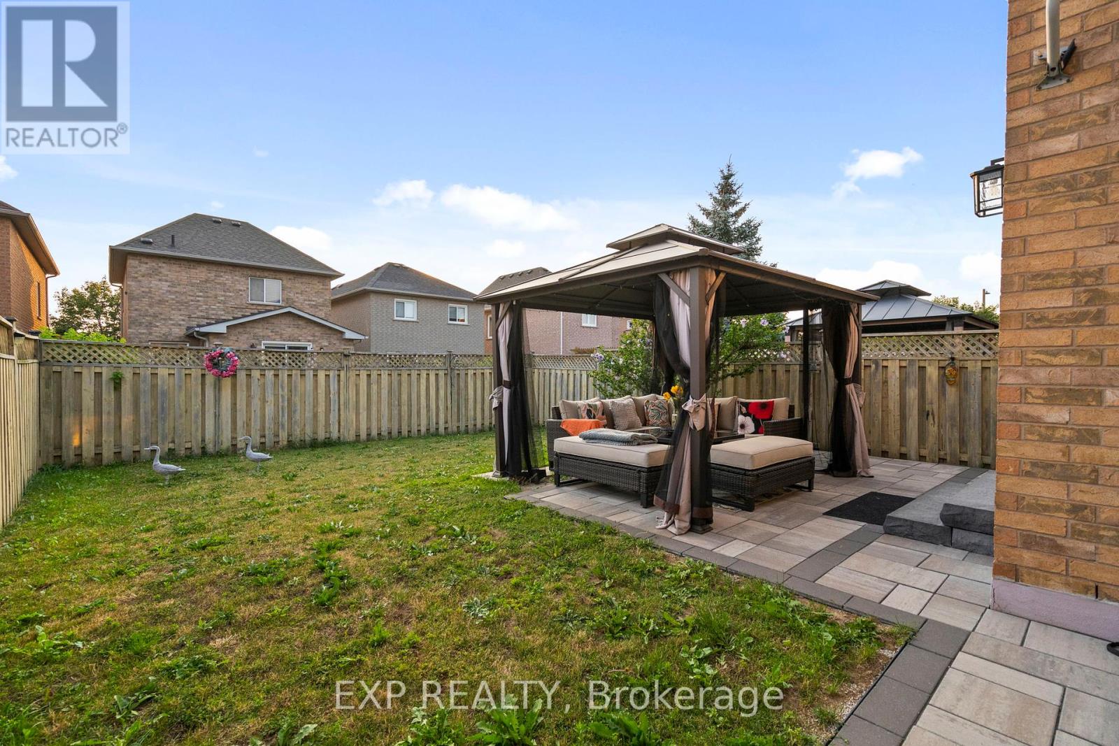 Photo 40 of 66 Whitefaulds Road, Vaughan ON