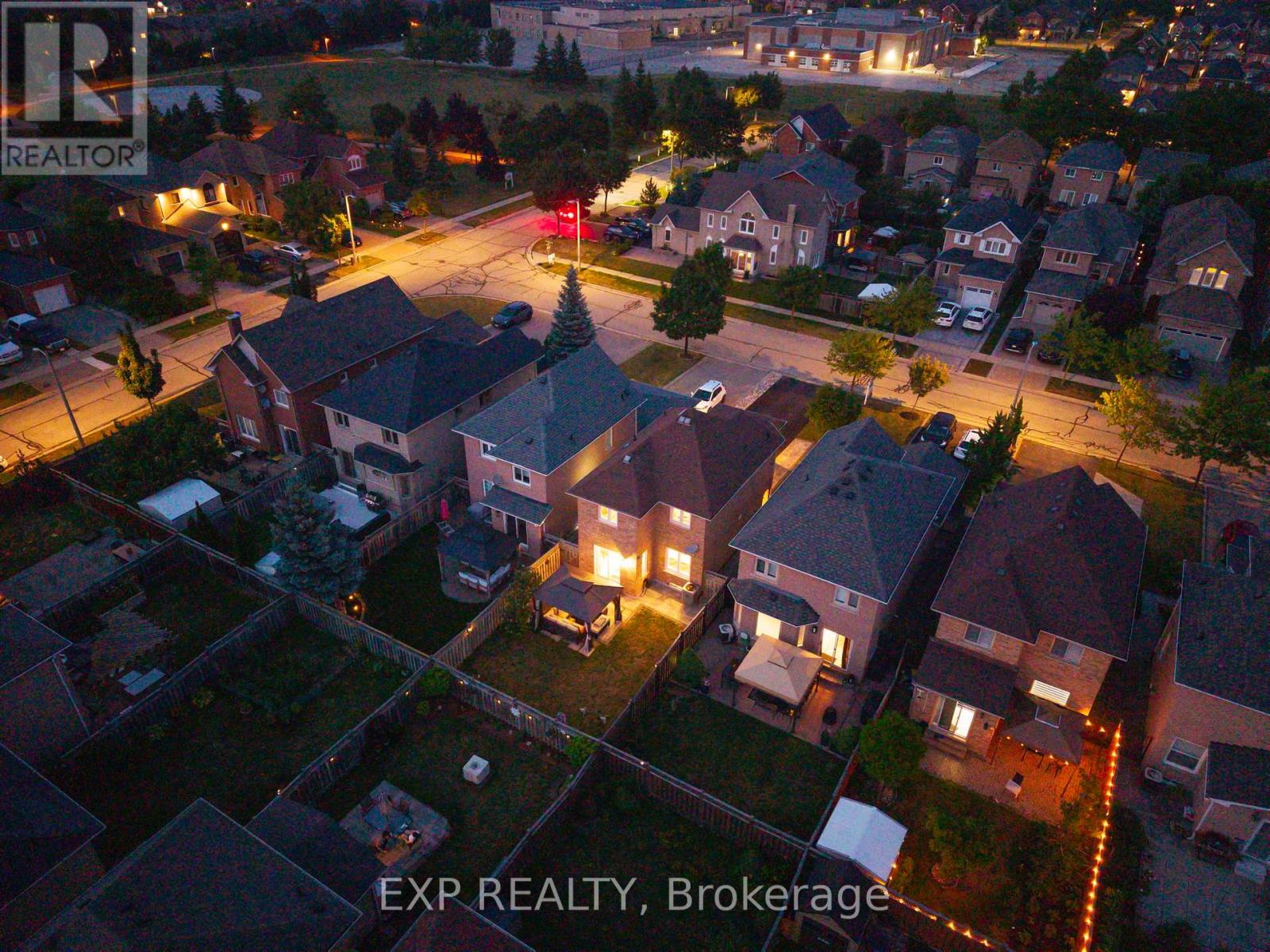 Photo 45 of 66 Whitefaulds Road, Vaughan ON