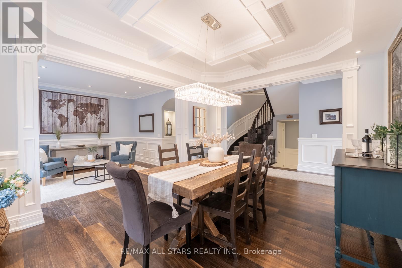 Photo 15 of 61 Manor Forest Road, East Gwillimbury ON