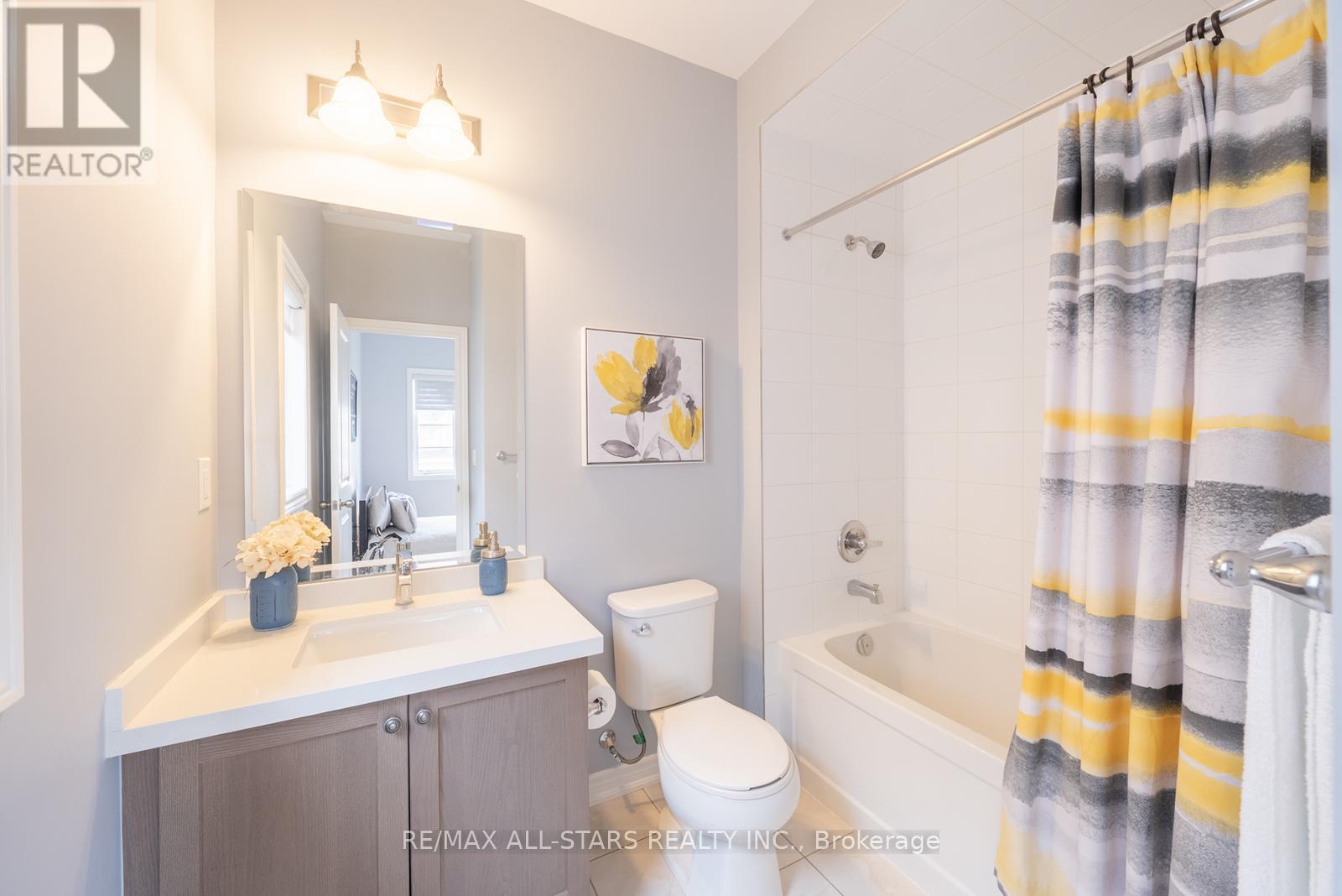 Photo 26 of 61 Manor Forest Road, East Gwillimbury ON