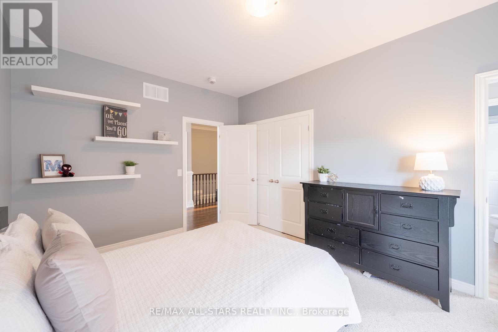Photo 28 of 61 Manor Forest Road, East Gwillimbury ON