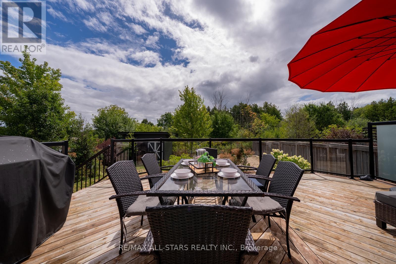 Photo 45 of 61 Manor Forest Road, East Gwillimbury ON