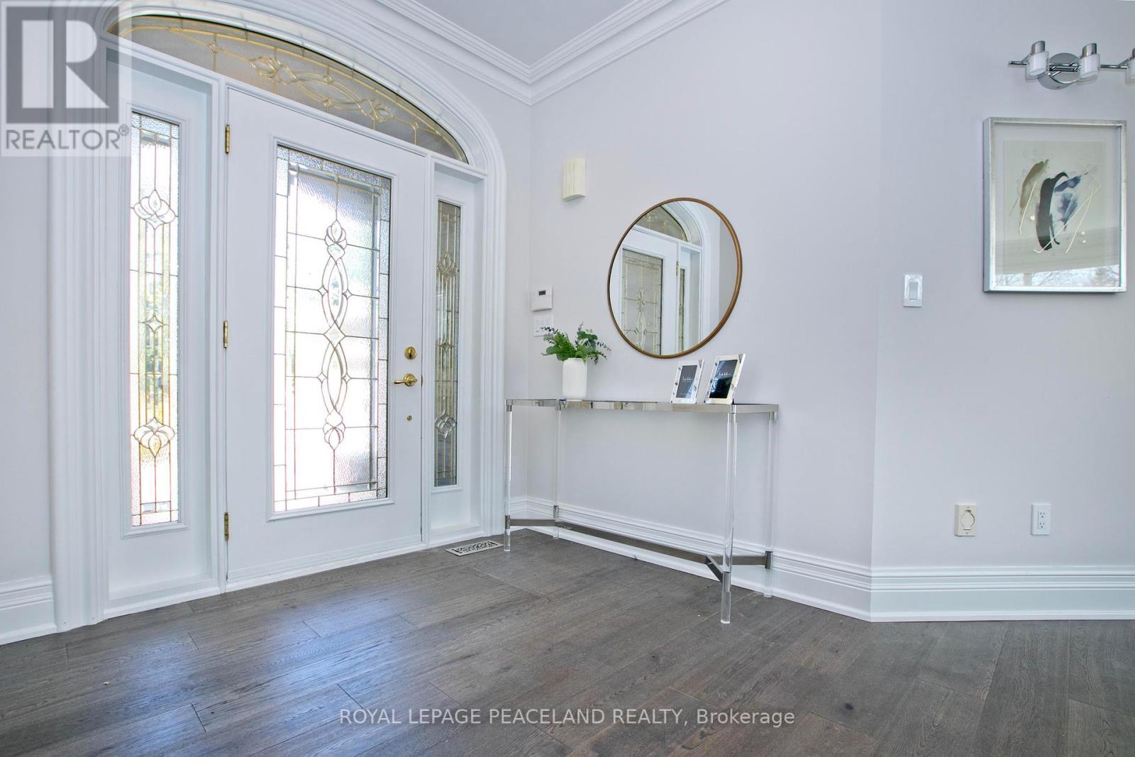 Photo 7 of 3 River Bend Road, Markham ON