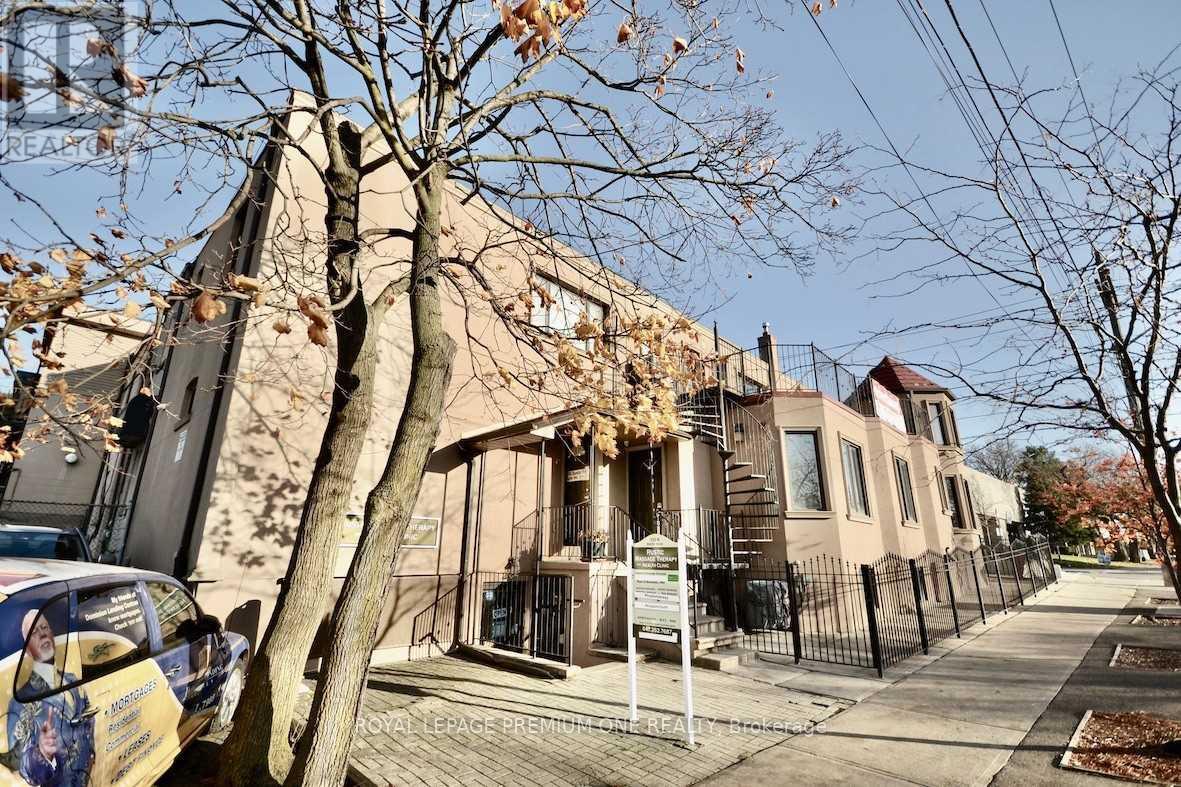 Photo 2 of Main Rear 312 Rustic Road, Toronto ON