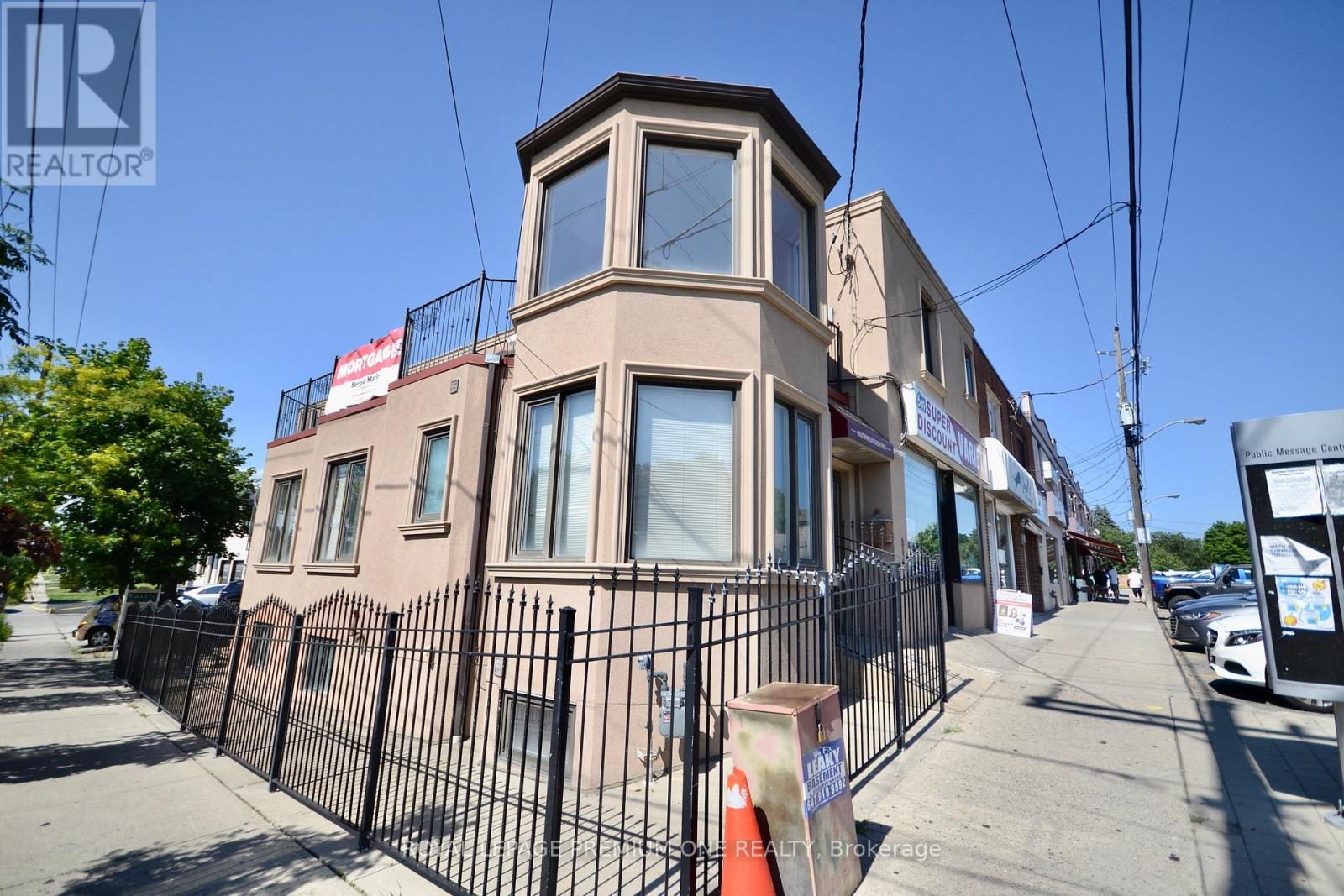 Photo 3 of Main Rear 312 Rustic Road, Toronto ON