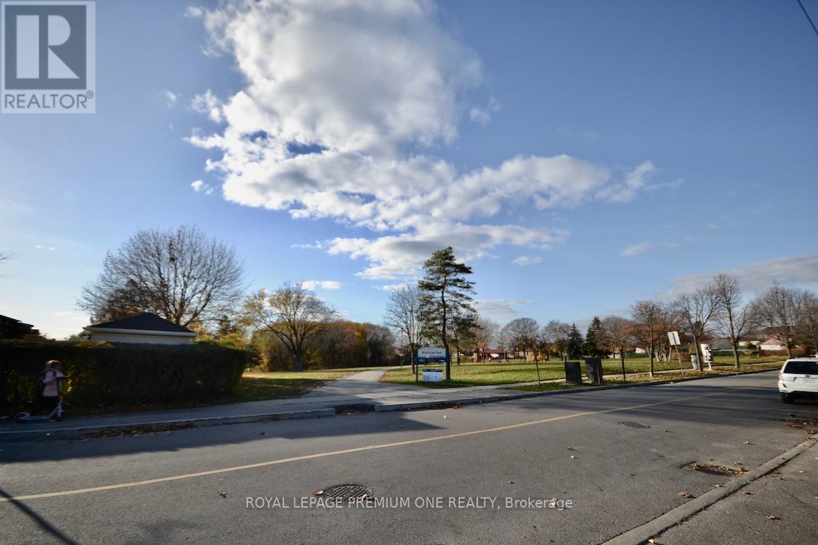 Photo 4 of Main Rear 312 Rustic Road, Toronto ON