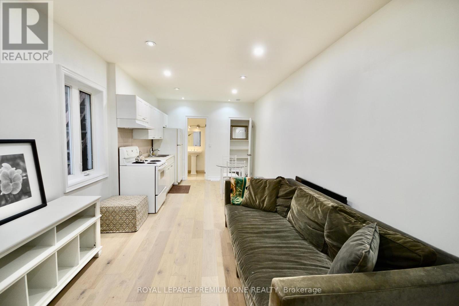 Photo 9 of Main Rear 312 Rustic Road, Toronto ON