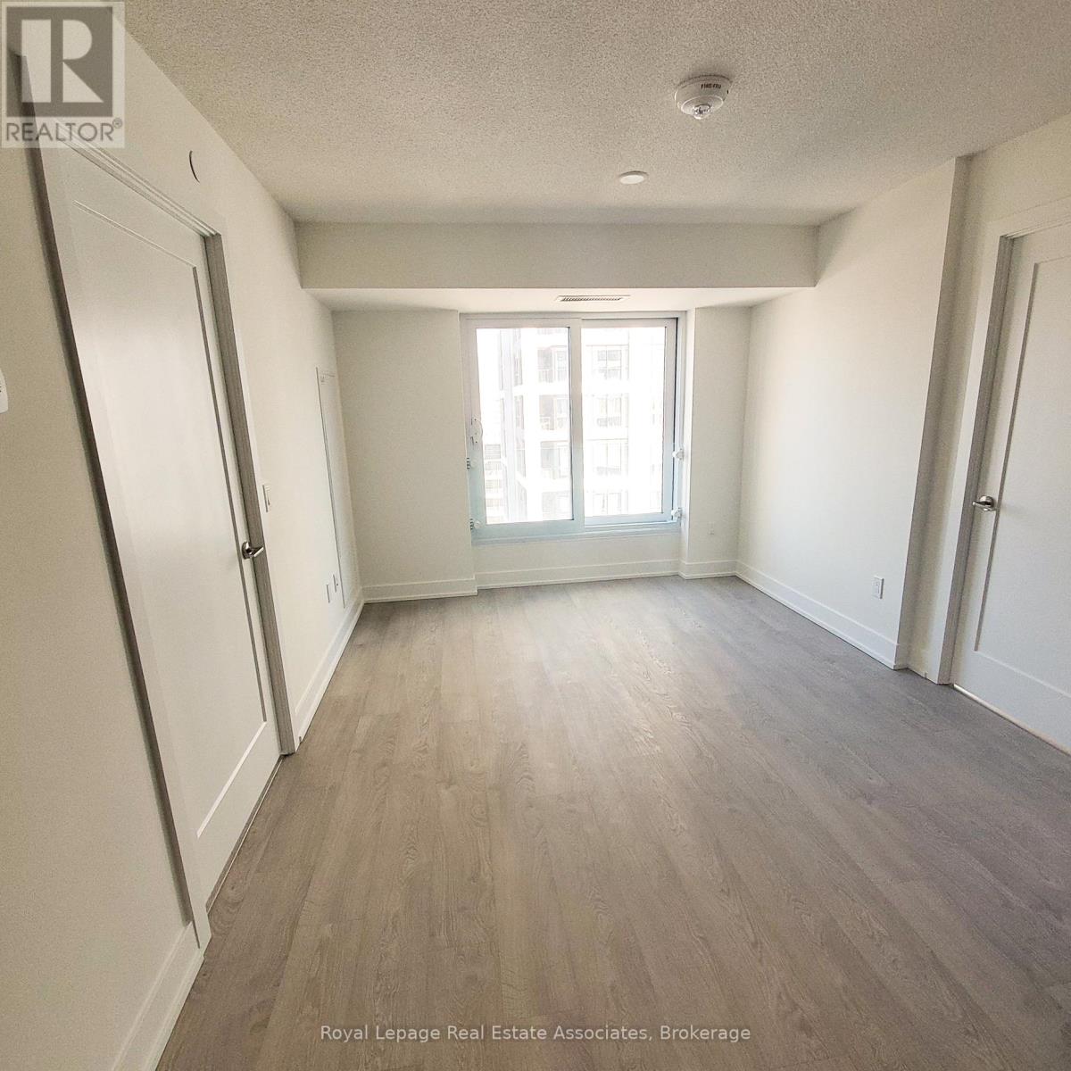 Photo 1 of 1219 9 Mabelle Avenue, Toronto ON