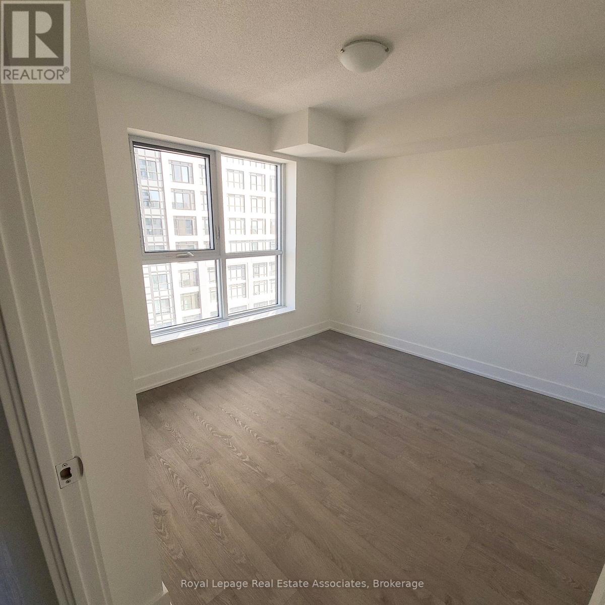 Photo 3 of 1219 9 Mabelle Avenue, Toronto ON