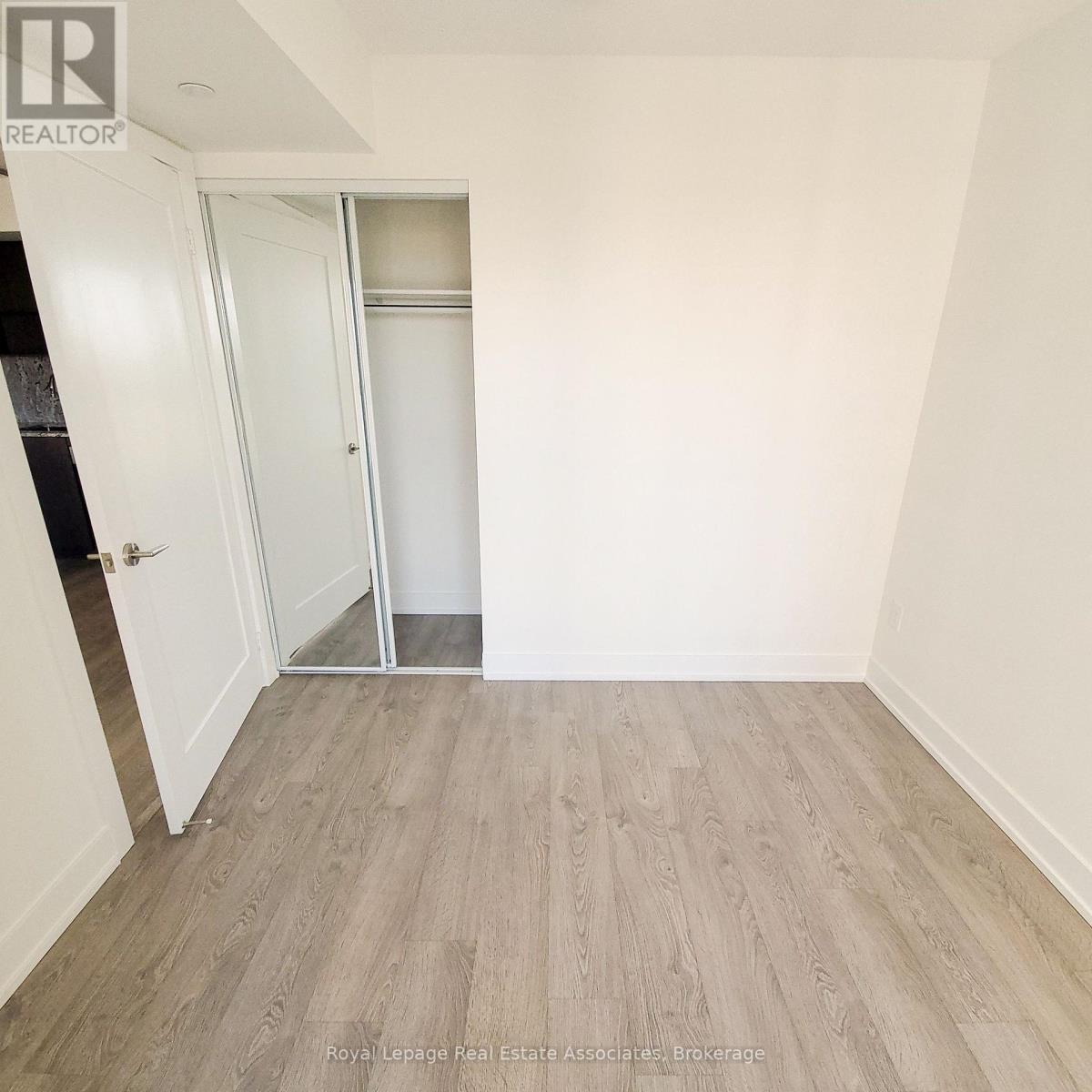 Photo 5 of 1219 9 Mabelle Avenue, Toronto ON