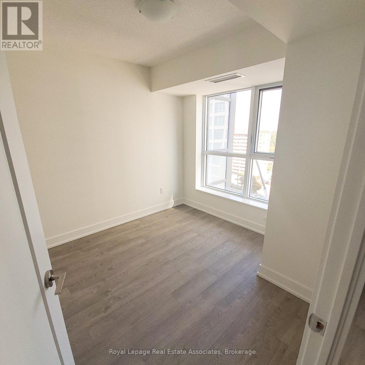 Photo 6 of 1219 9 Mabelle Avenue, Toronto ON