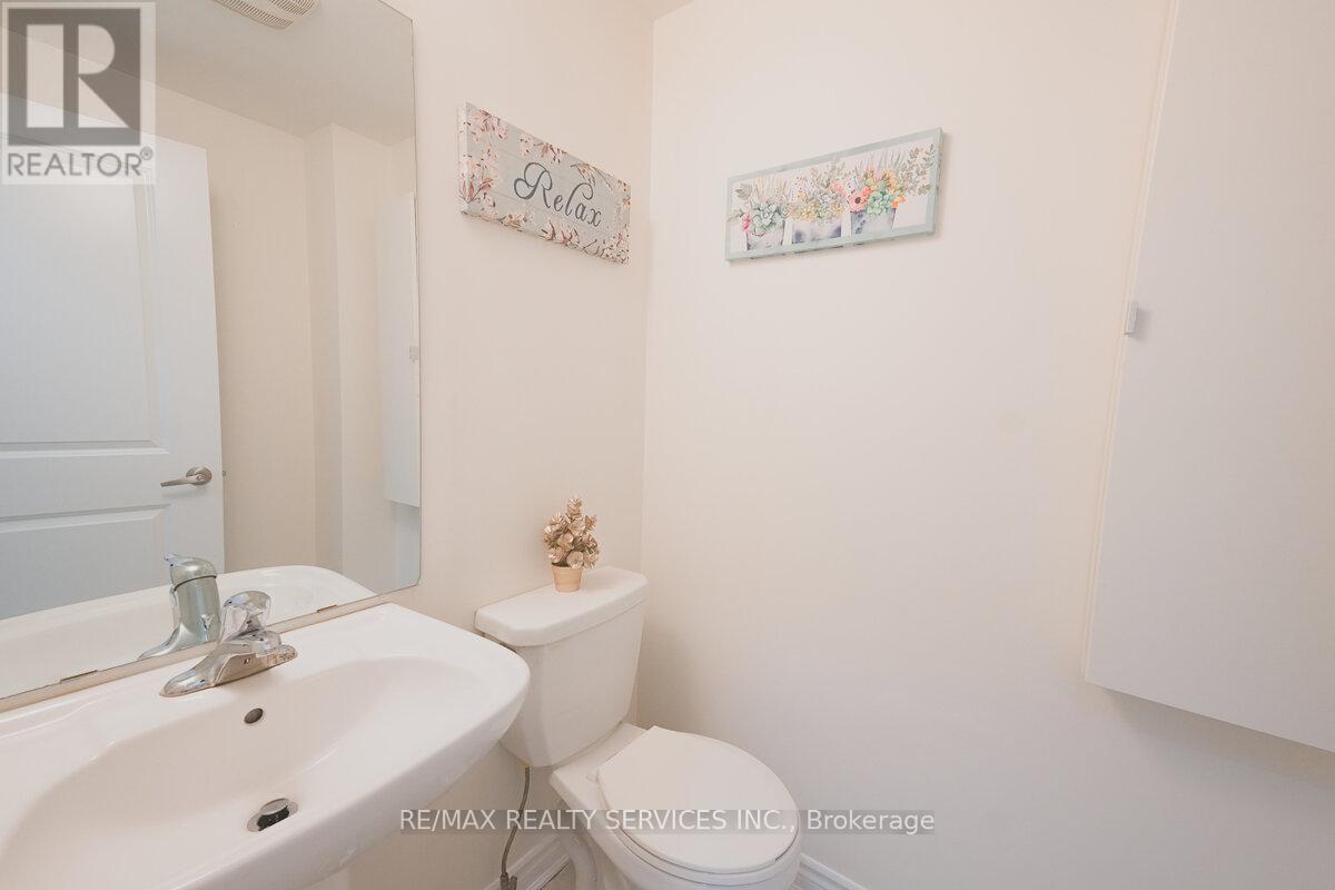 Photo 10 of 3 Sparrowbrook Street, Caledon ON