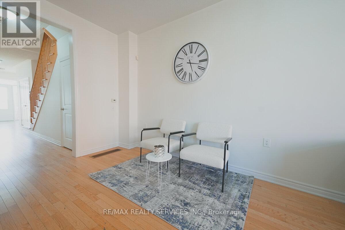 Photo 11 of 3 Sparrowbrook Street, Caledon ON