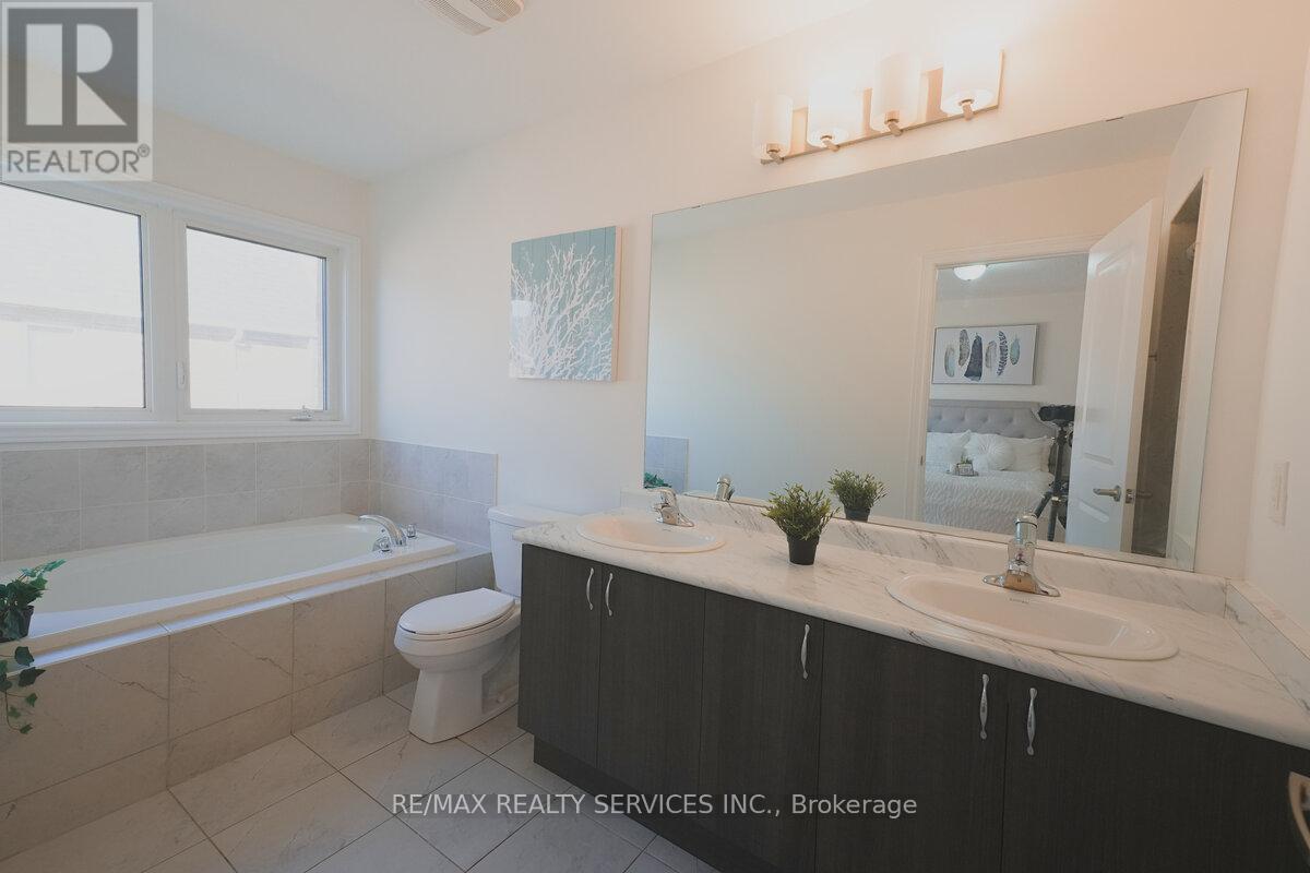 Photo 24 of 3 Sparrowbrook Street, Caledon ON