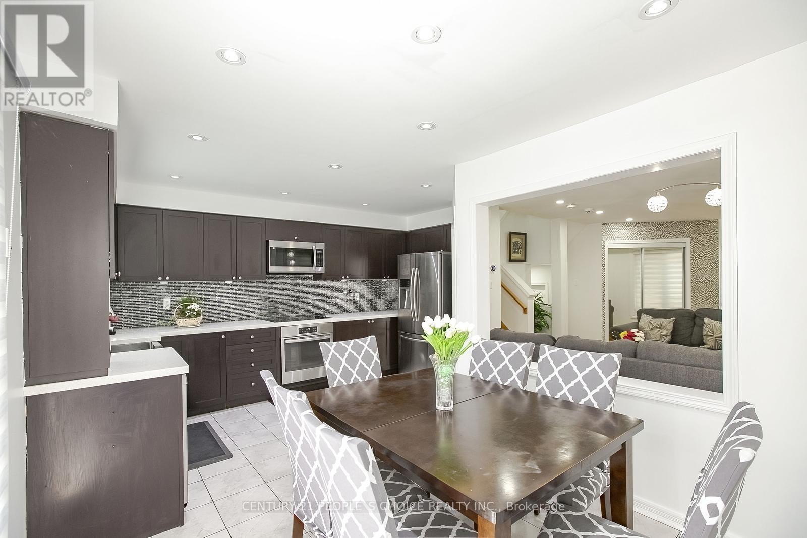 Photo 17 of 47 Garibaldi Drive, Brampton ON
