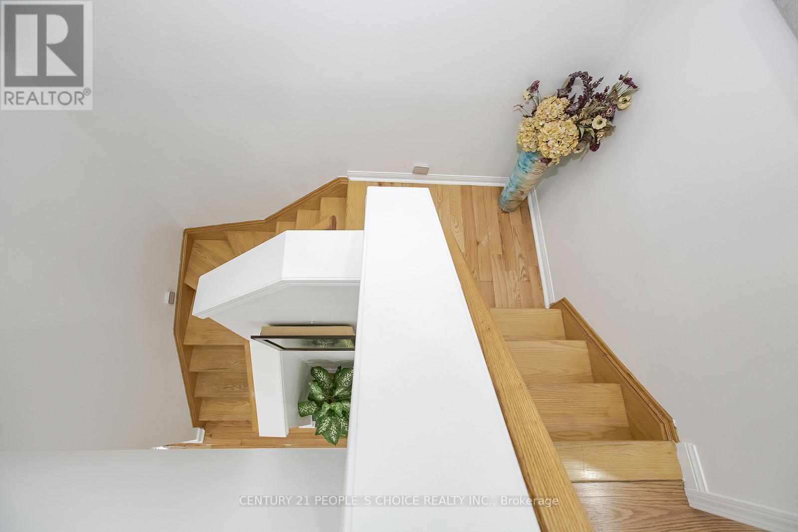 Photo 26 of 47 Garibaldi Drive, Brampton ON