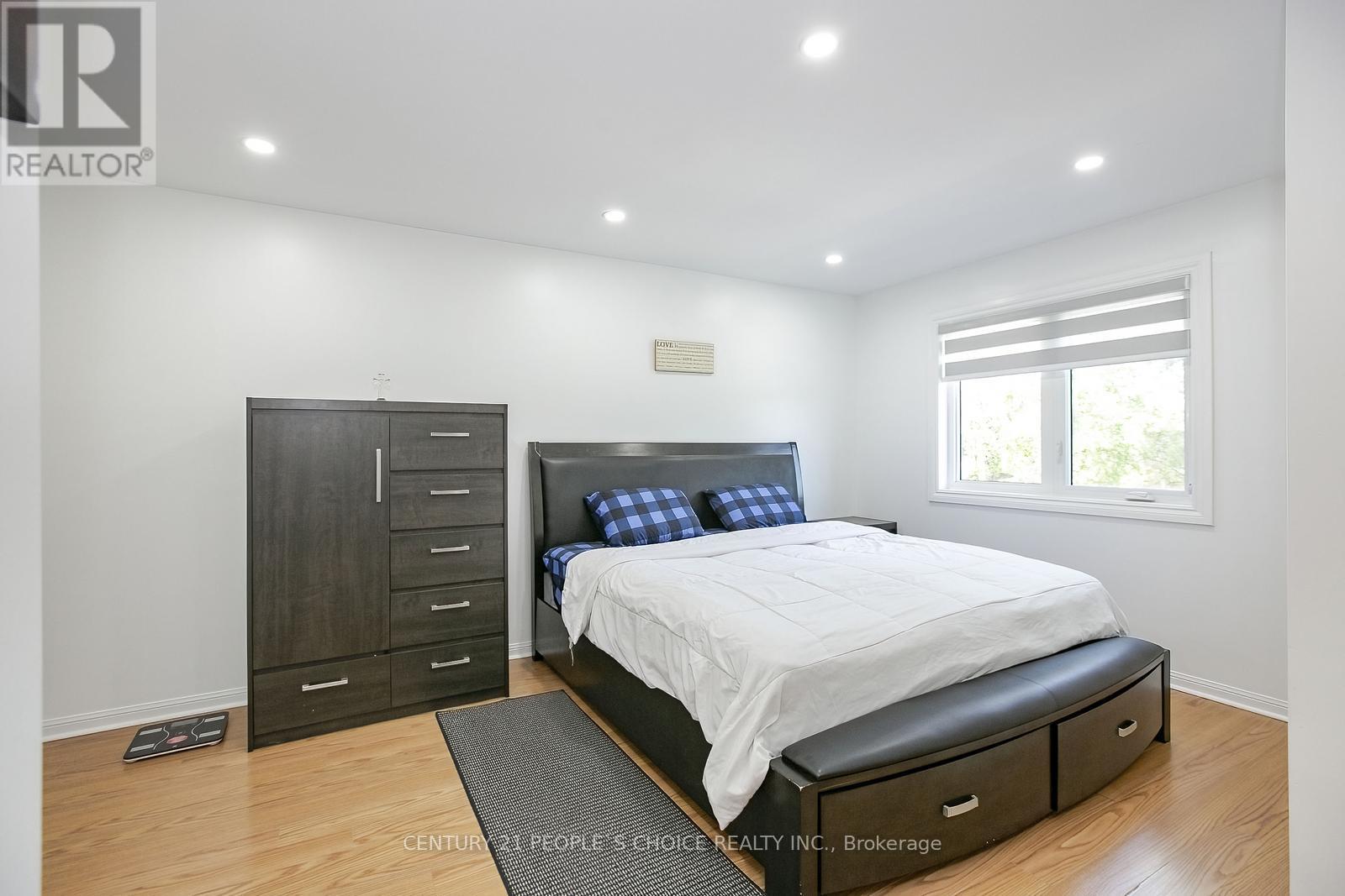 Photo 29 of 47 Garibaldi Drive, Brampton ON