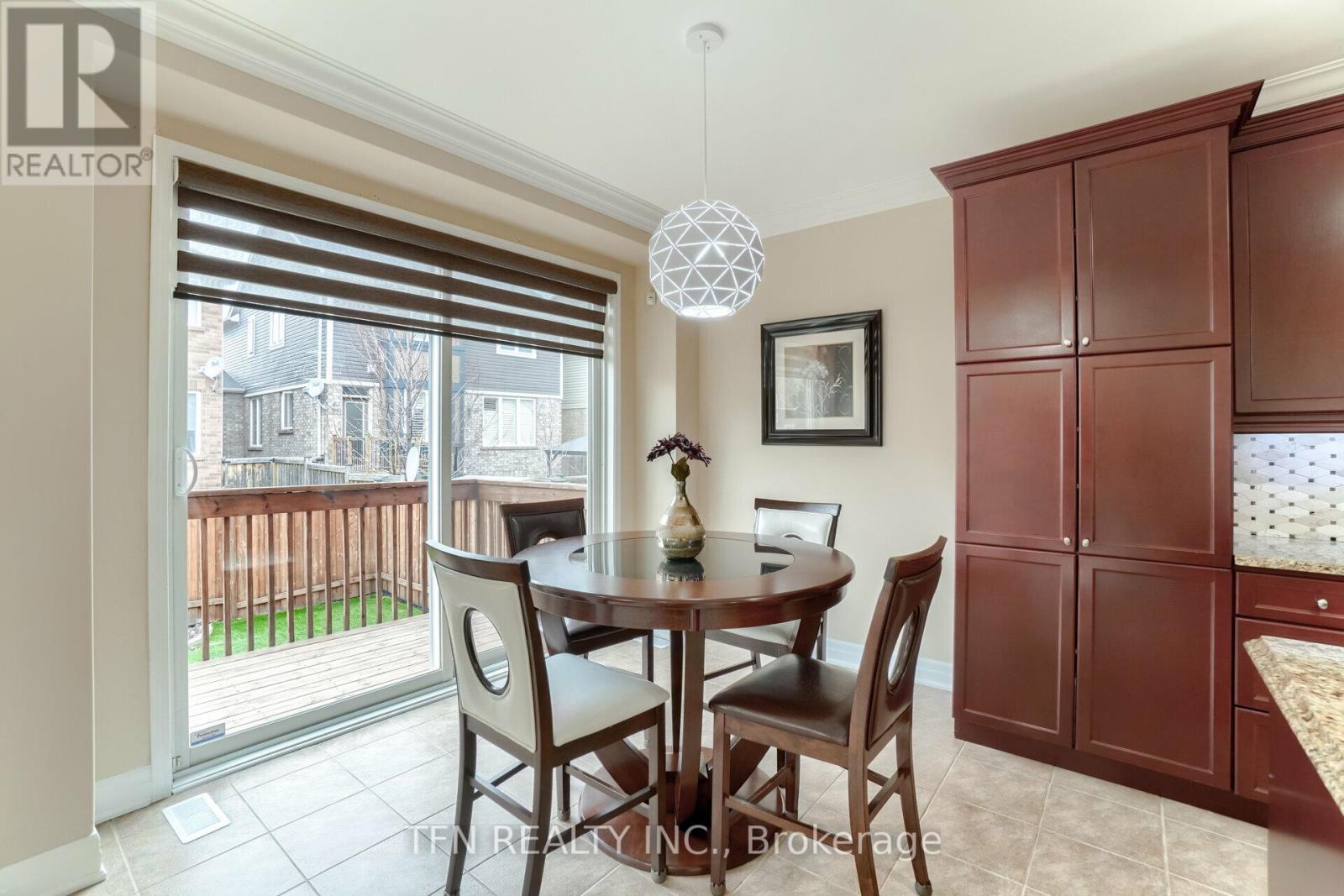 Photo 12 of 327 Pringle Avenue, Milton ON
