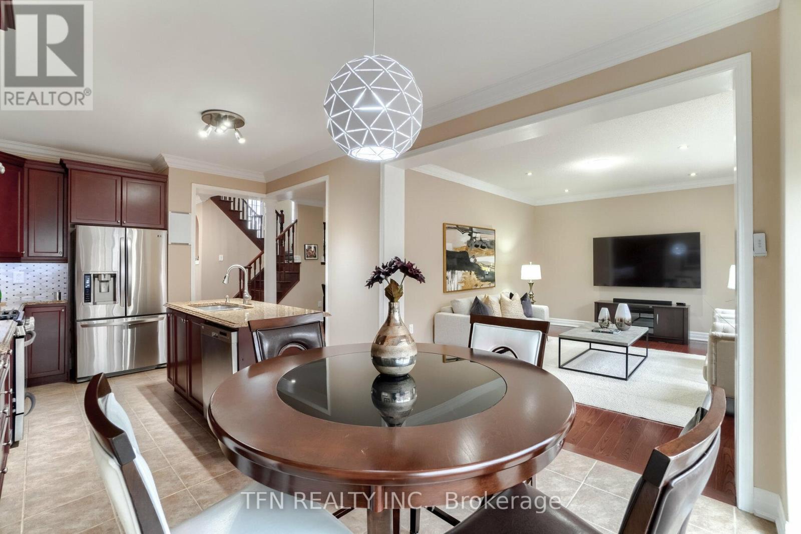 Photo 13 of 327 Pringle Avenue, Milton ON