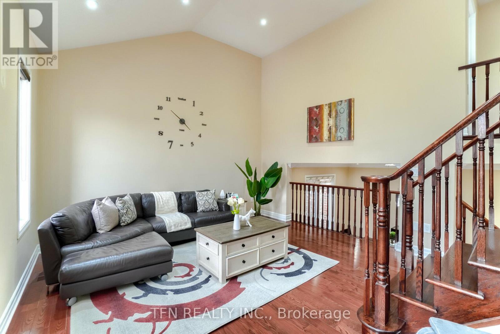Photo 19 of 327 Pringle Avenue, Milton ON