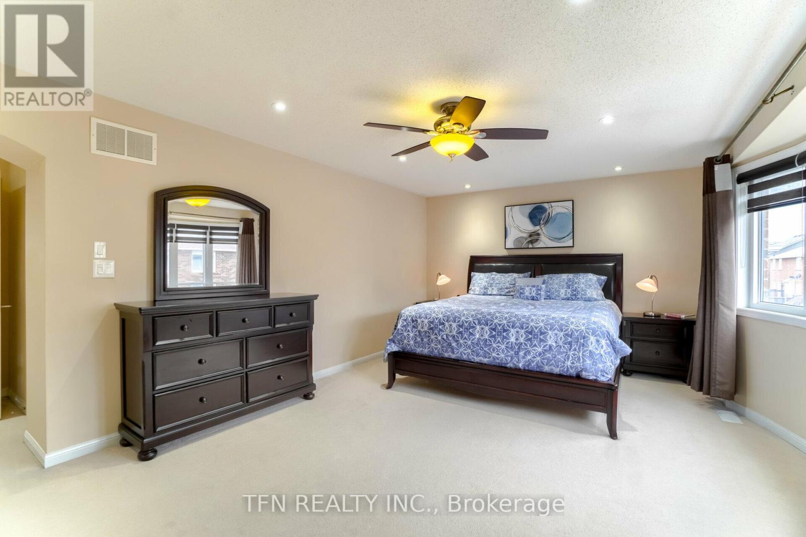 Photo 25 of 327 Pringle Avenue, Milton ON