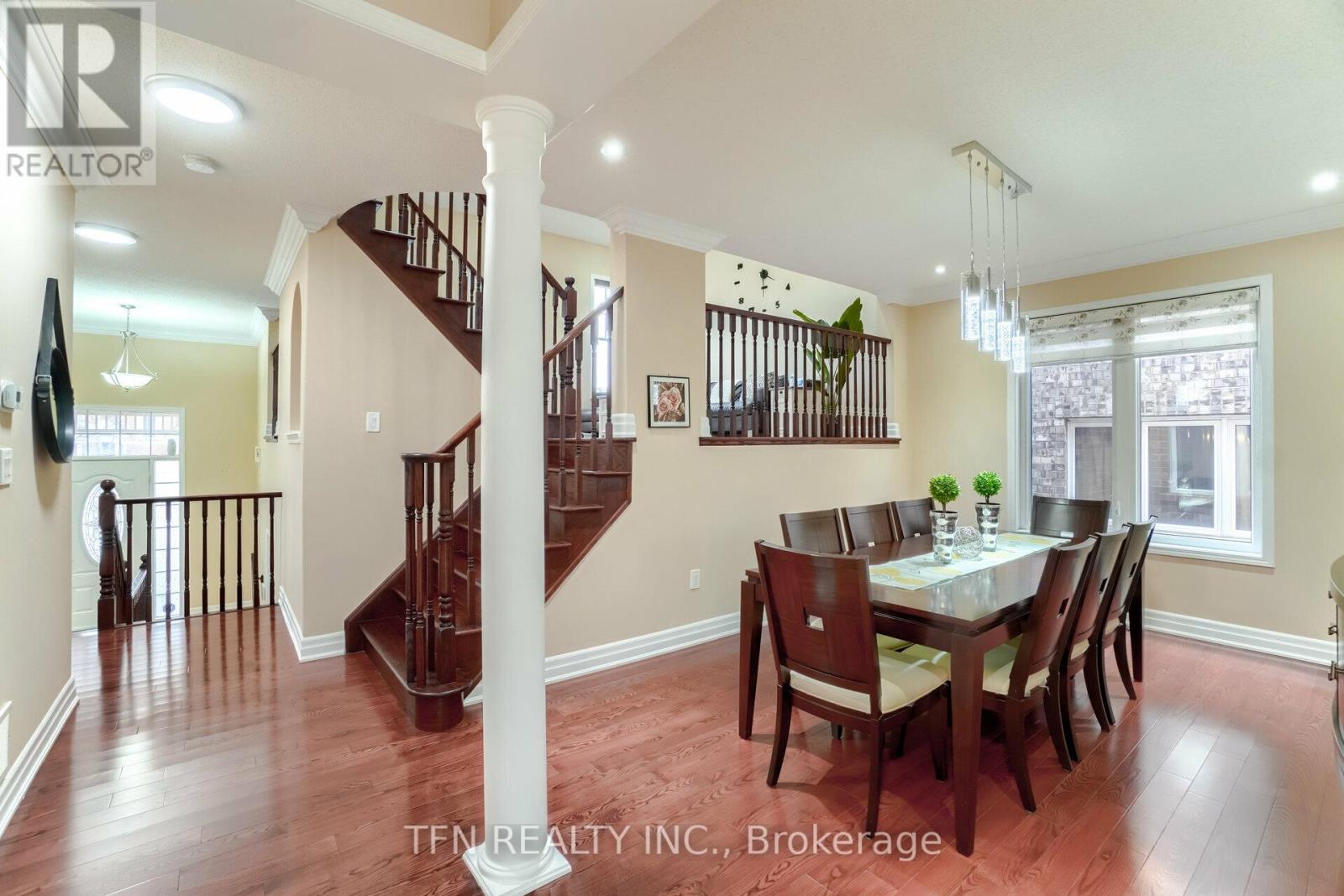 Photo 3 of 327 Pringle Avenue, Milton ON