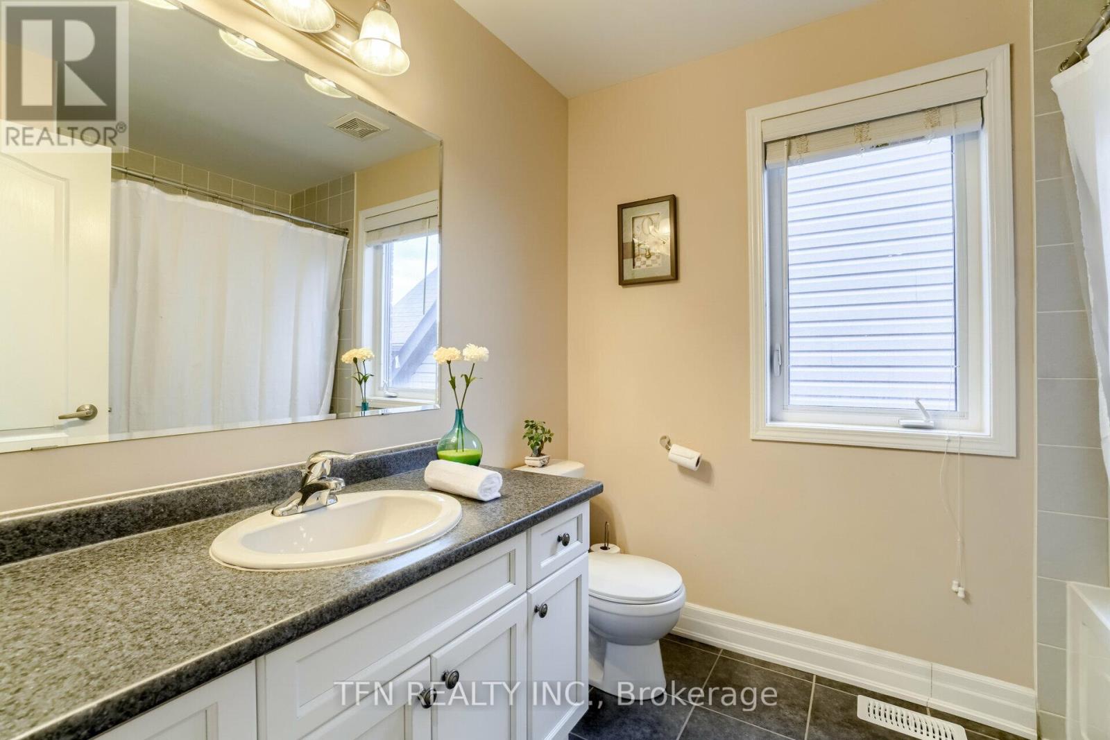 Photo 34 of 327 Pringle Avenue, Milton ON
