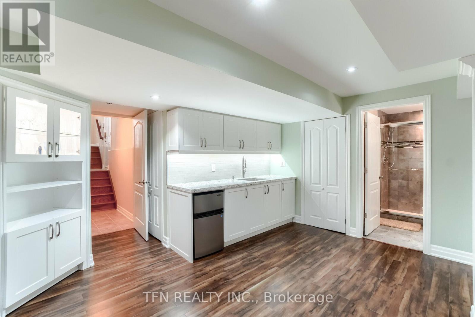 Photo 35 of 327 Pringle Avenue, Milton ON