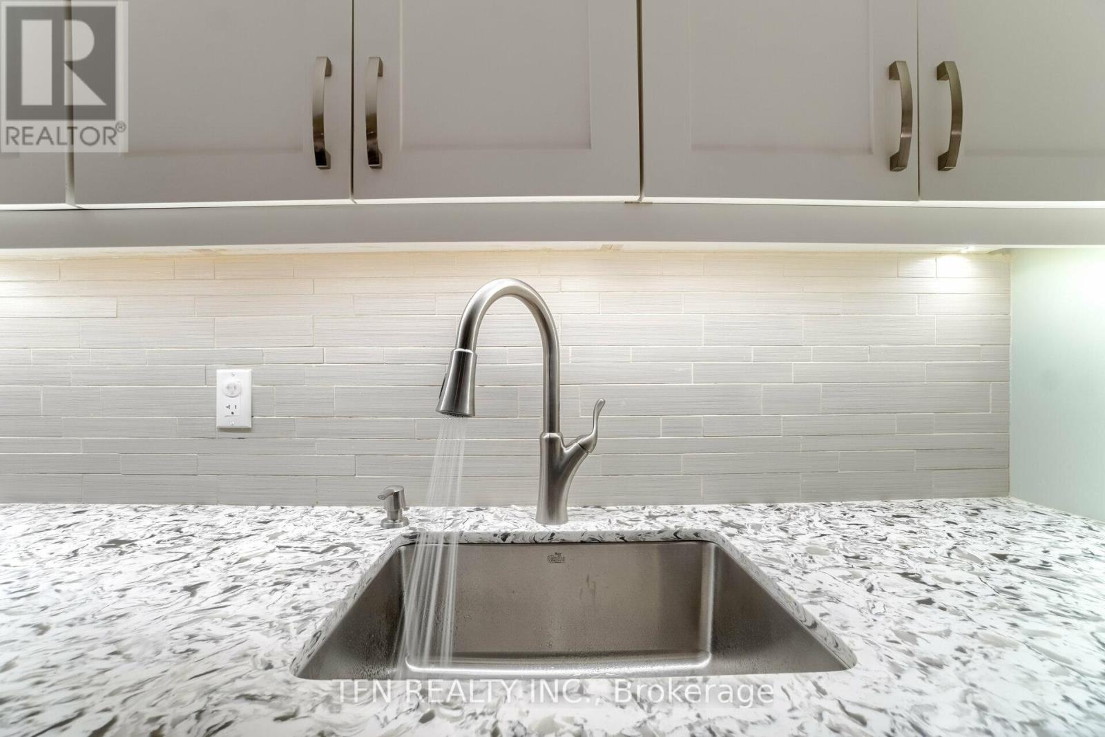 Photo 37 of 327 Pringle Avenue, Milton ON