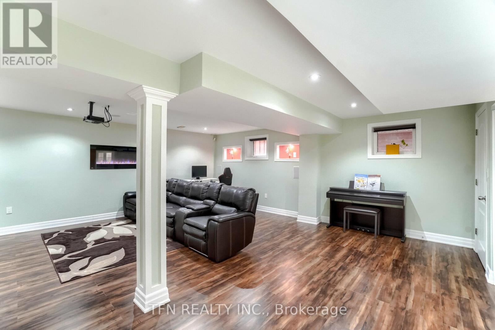 Photo 38 of 327 Pringle Avenue, Milton ON