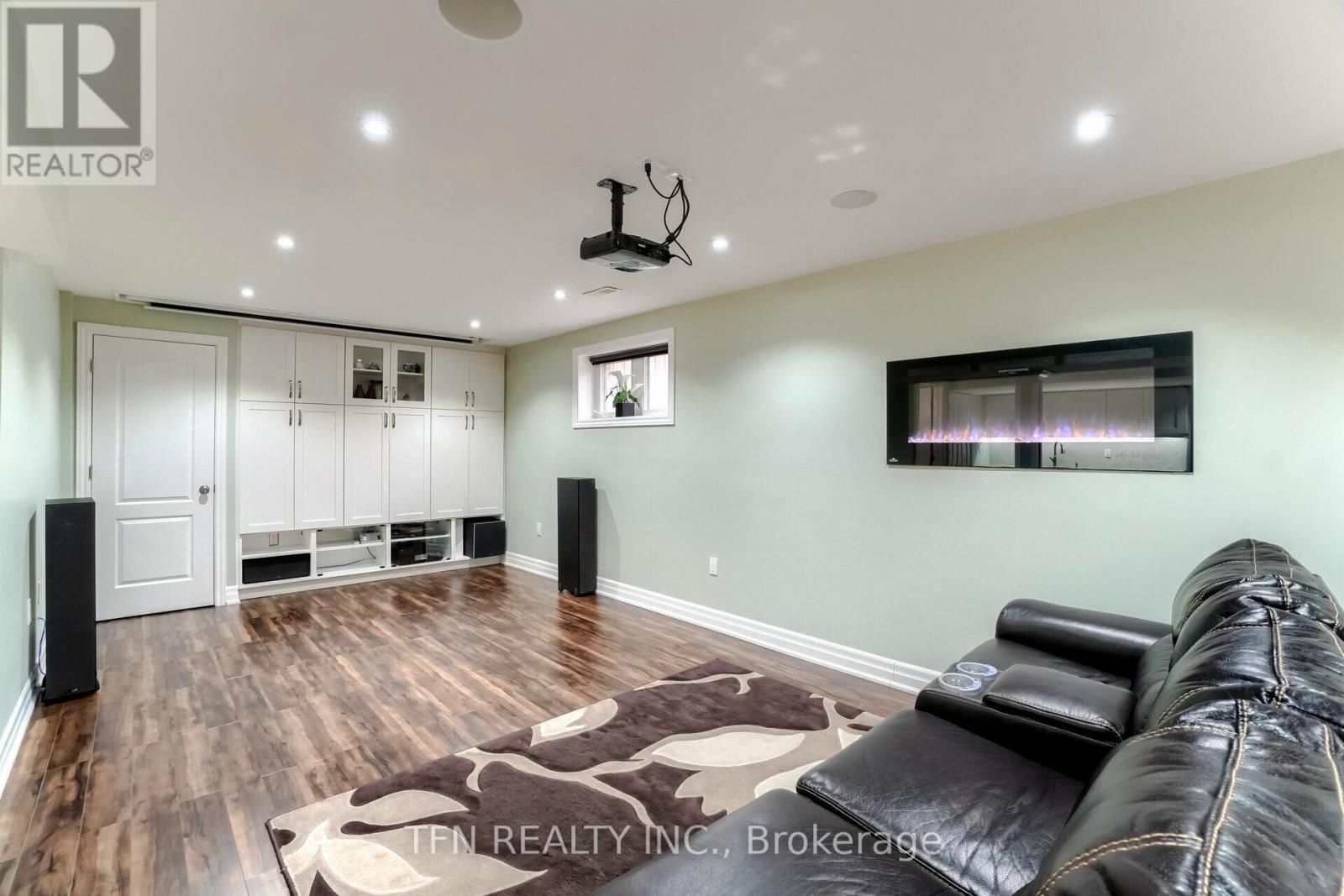 Photo 39 of 327 Pringle Avenue, Milton ON