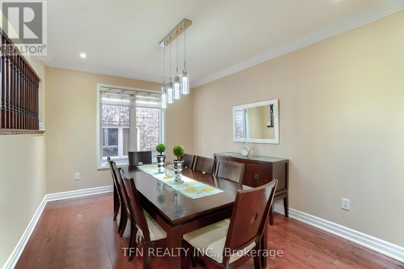 Photo 4 of 327 Pringle Avenue, Milton ON