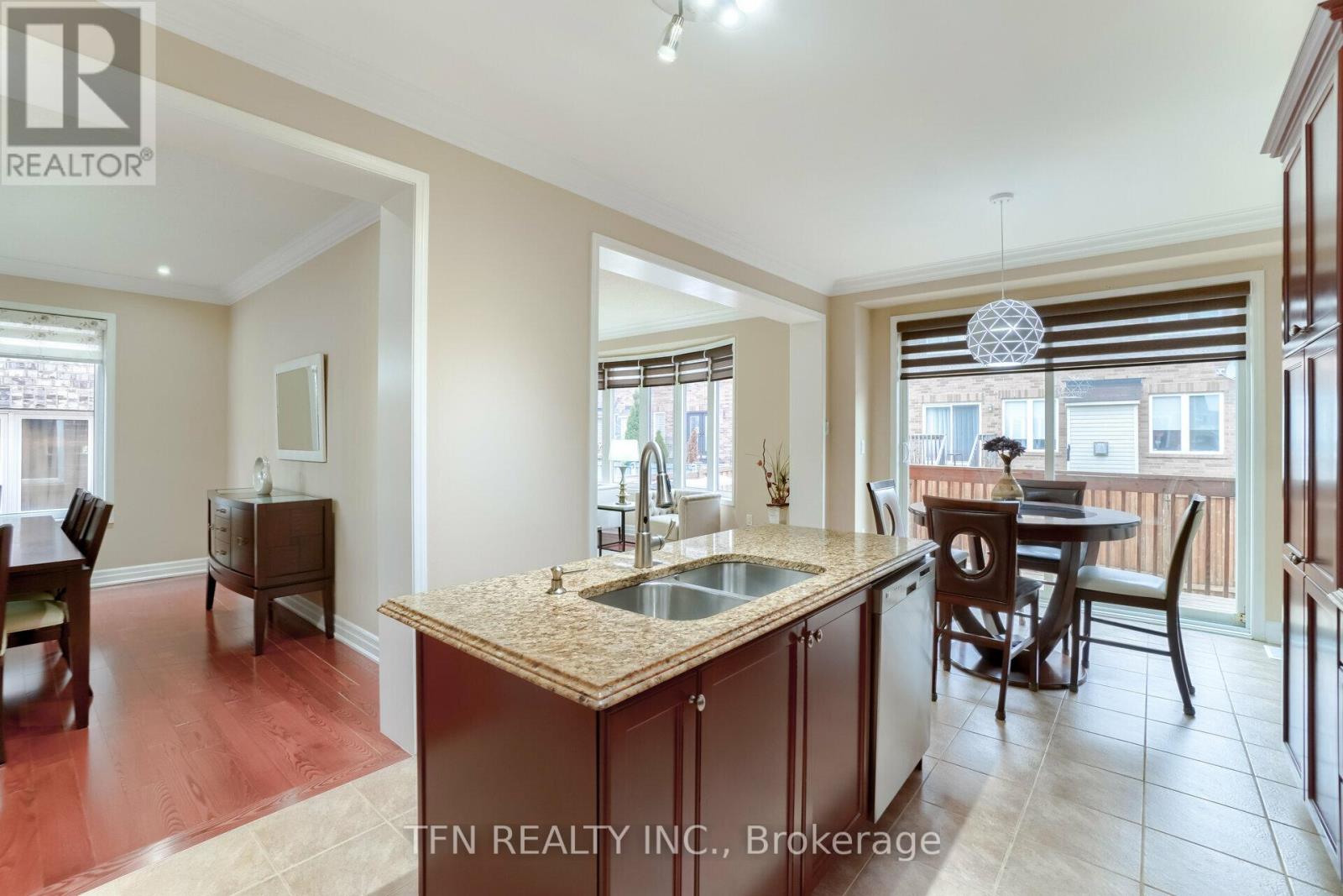 Photo 6 of 327 Pringle Avenue, Milton ON