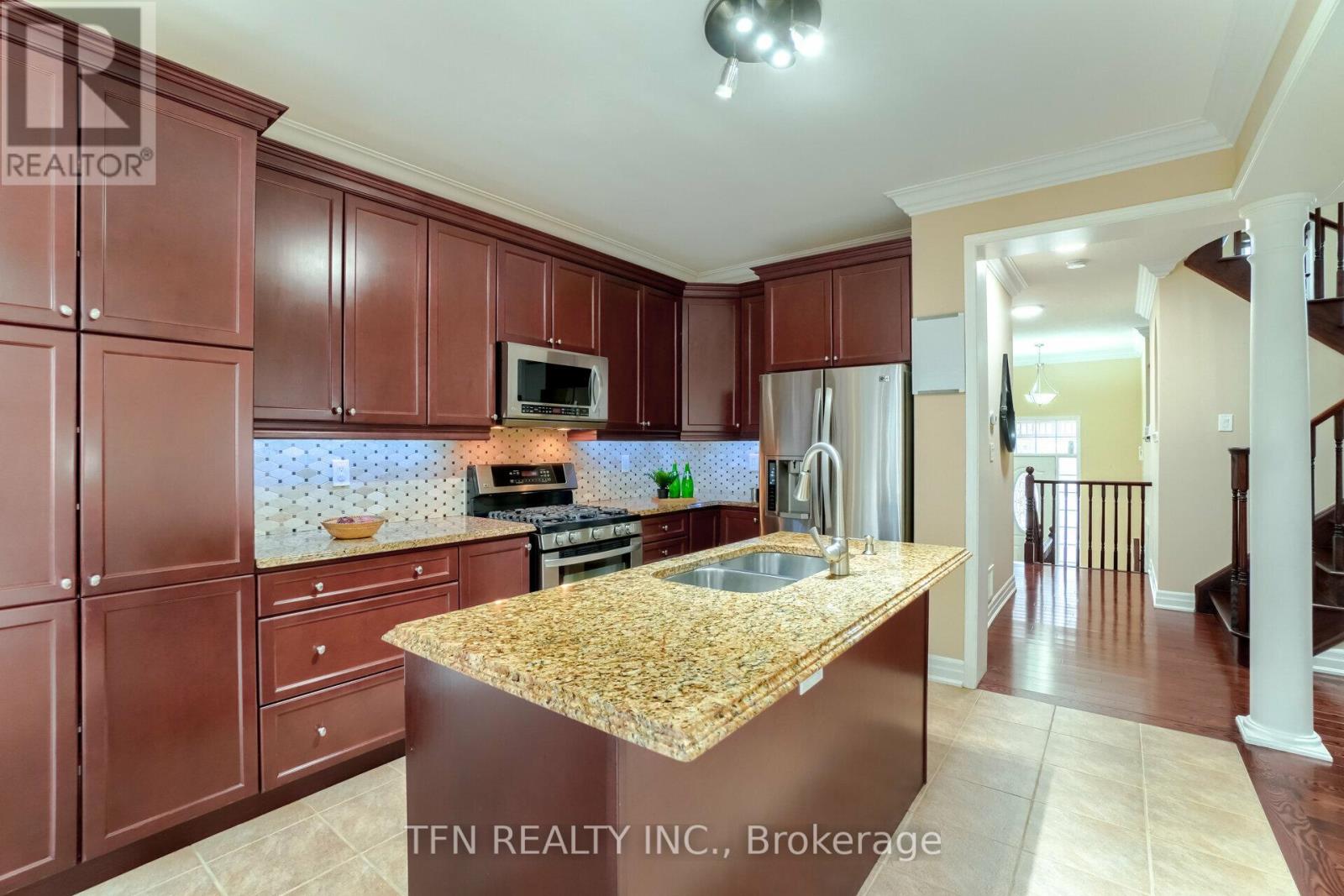 Photo 7 of 327 Pringle Avenue, Milton ON
