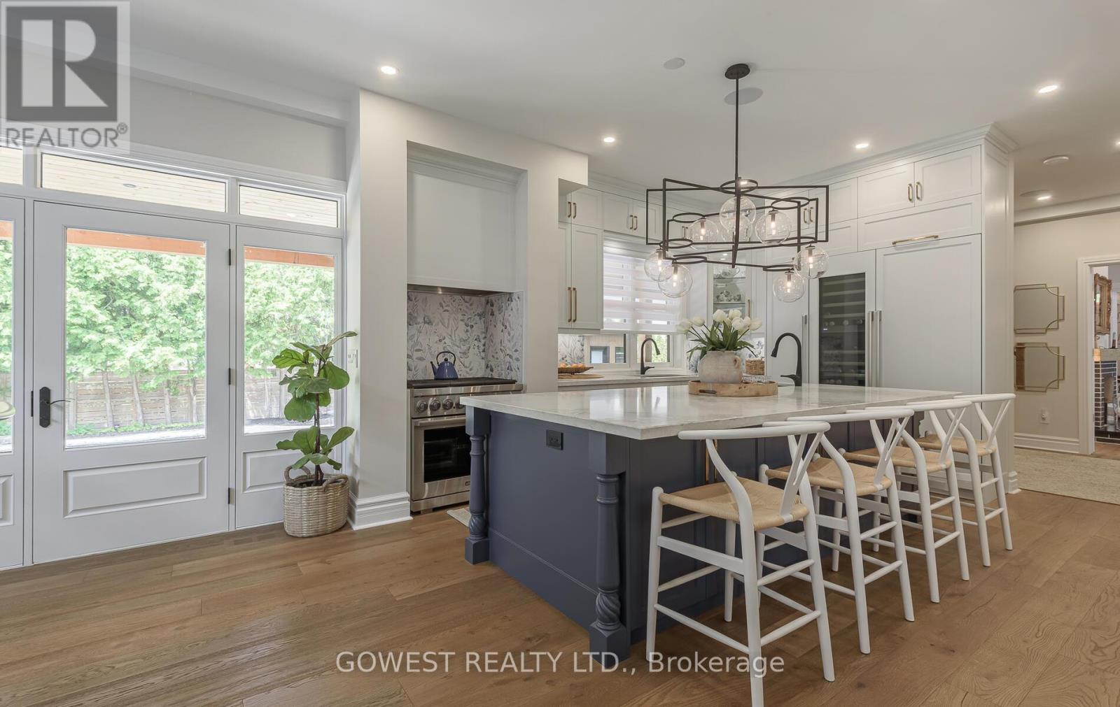 Photo 17 of 376 Chartwell Road, Oakville ON